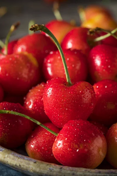 Ham organik kırmızı tatlı kiraz — Stok fotoğraf