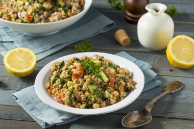 Ev yapımı Bulgar buğday salatası