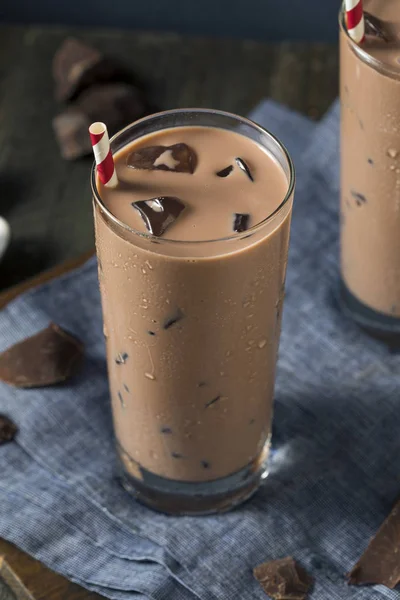 Lodem orzeźwiające zimne gorące mleko czekoladowe — Zdjęcie stockowe