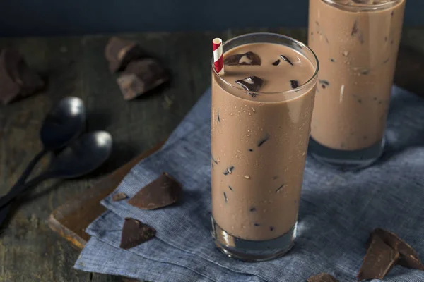 Koude verfrissend Iced warme chocolade melk — Stockfoto