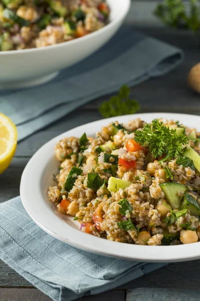 Ensalada de trigo Bulgar casera —  Fotos de Stock