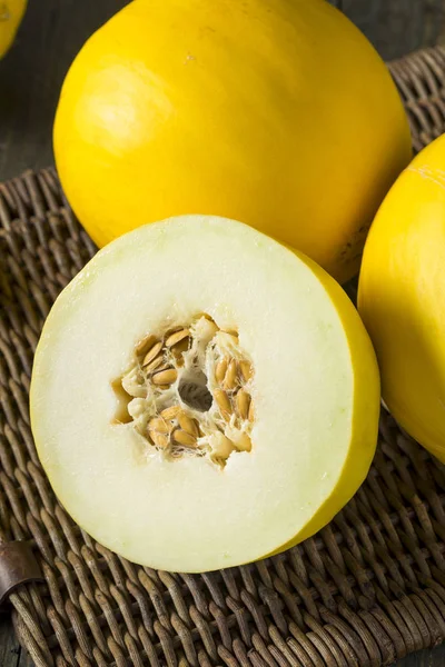 Melón de melón amarillo orgánico crudo — Foto de Stock