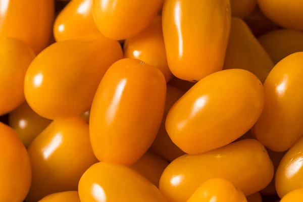 Raw Organic Orange Cherry Tomatoes — Stock Photo, Image