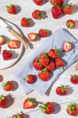 Ham organik kırmızı çilek