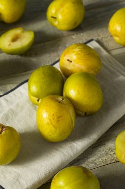 Ham yeşil organik Pluots