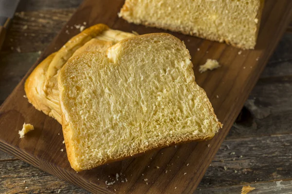 Ev yapımı tatlı börek ekmek somun