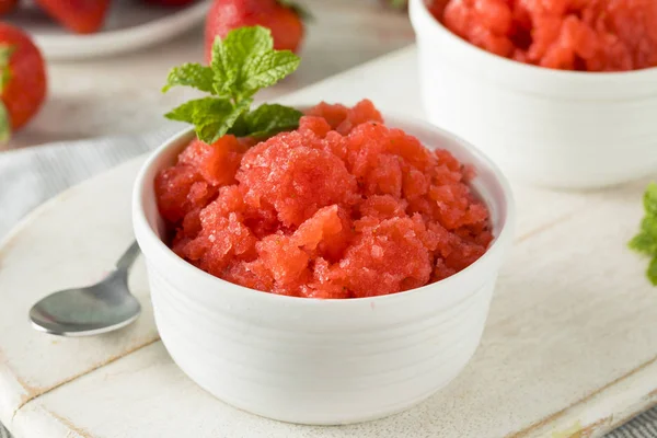 Gelato artigianale italiano alla fragola Granita — Foto Stock