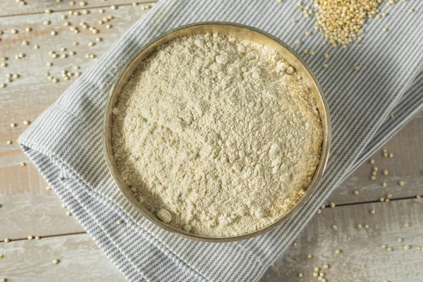 Farina di quinoa biologica cruda — Foto Stock