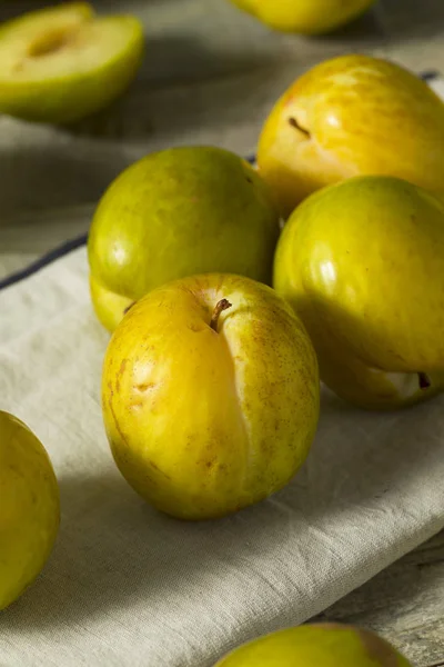 Ham yeşil organik Pluots