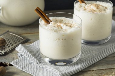 Ev yapımı dondurulmuş Bourbon süt yumruk