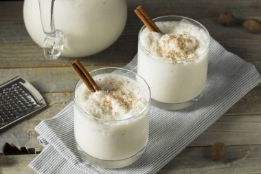 Ev yapımı dondurulmuş Bourbon süt yumruk