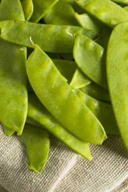 Ham yeşil organik bezelye