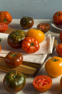 Ham organik kırmızı domatesler