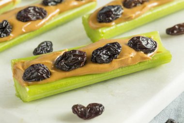 Ev yapımı karıncalar üzerinde bir günlük Snack