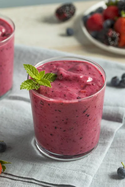 Dulce casero saludable Berry Smoothie —  Fotos de Stock