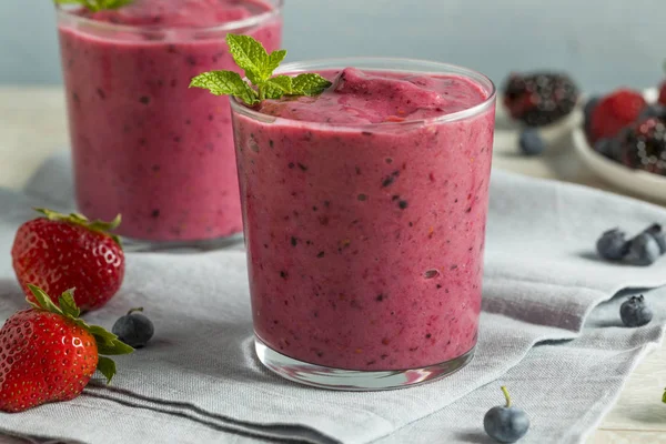 Dulce casero saludable Berry Smoothie —  Fotos de Stock