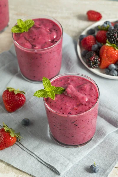 Dulce casero saludable Berry Smoothie —  Fotos de Stock