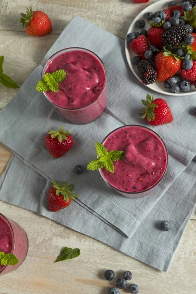 Dulce casero saludable Berry Smoothie —  Fotos de Stock