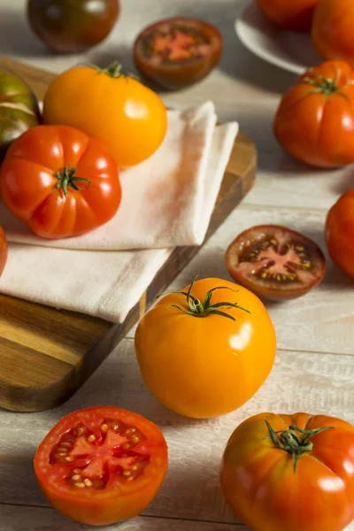 Ham organik kırmızı domatesler