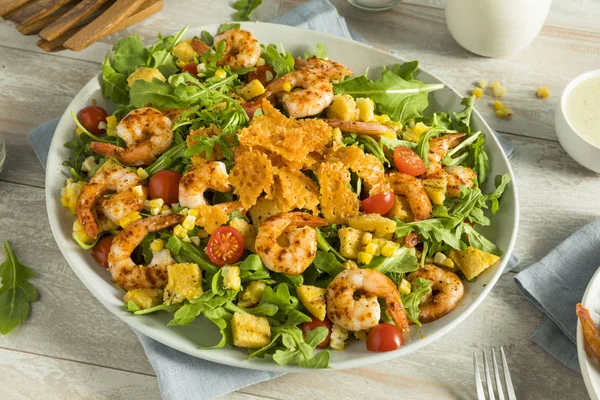 Homemade Arugula Shrimp and Polenta Salad — Stock Photo, Image