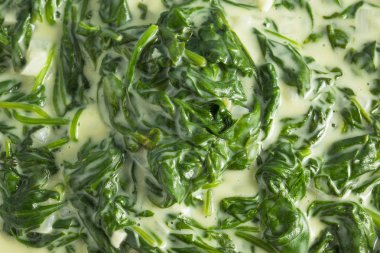 Ev yapımı krem kremalı ıspanak