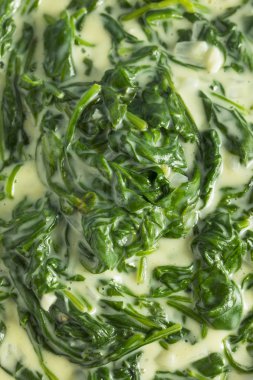 Ev yapımı krem kremalı ıspanak