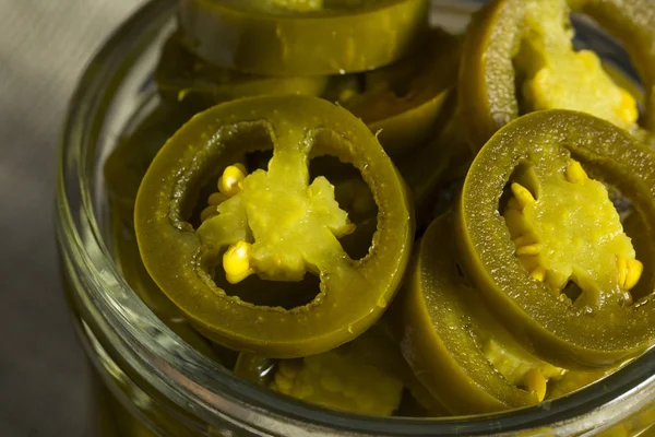 Yeşil organik turşu Jalapenos