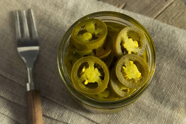 Yeşil organik turşu Jalapenos