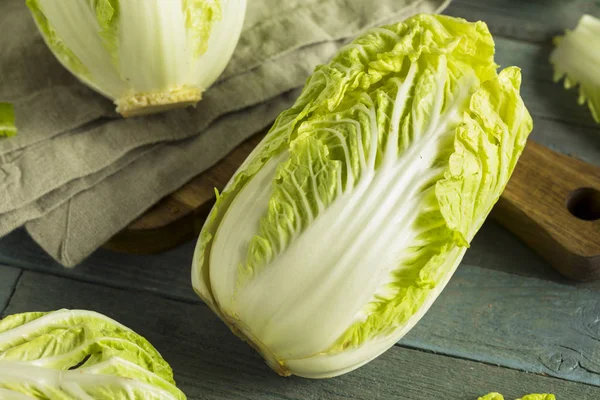 Ham yeşil organik Napa lahana — Stok fotoğraf