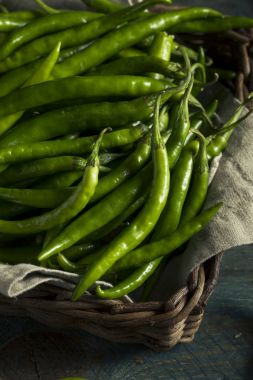 Organik yeşil parmak biber