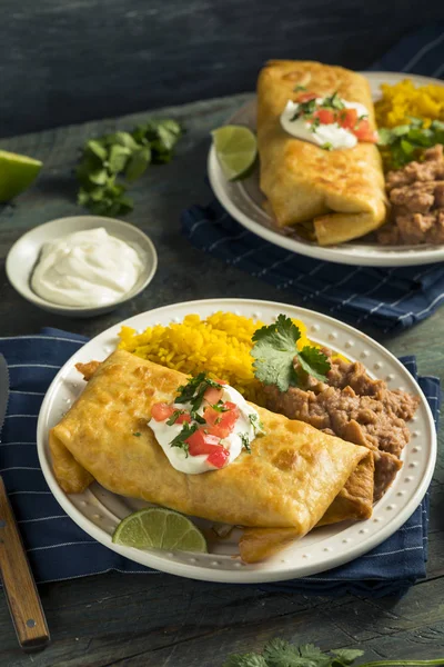 Carne frita profunda Chimichanga Burrito — Fotografia de Stock