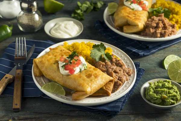 Burrito de Chimichanga de Carne Frita Profunda —  Fotos de Stock