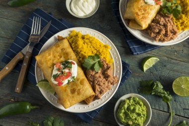 Derin kızarmış sığır eti sıkı börek