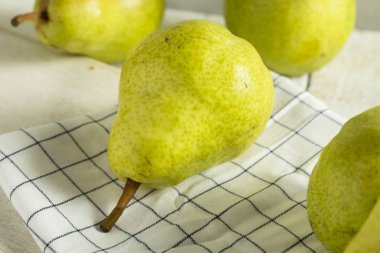 Ham yeşil organik Bartlett armut