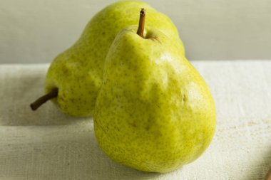 Ham yeşil organik Bartlett armut