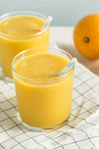 Słodkie domowe pomarańczowy koktajl koktajl — Zdjęcie stockowe