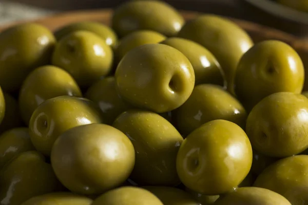 Organiska grekiska gröna oliver — Stockfoto