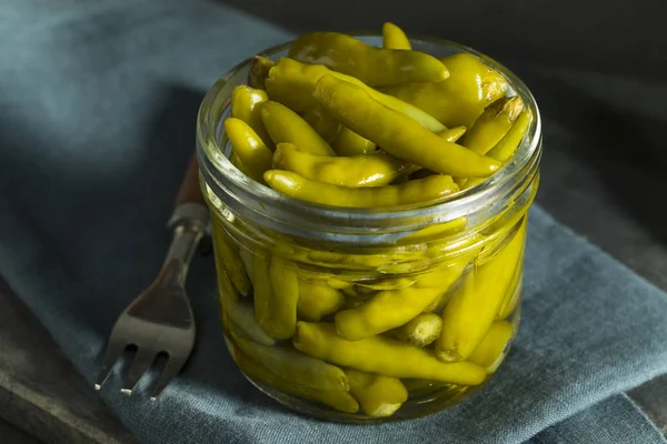 Organic Pickled Green Sport Peppers — Stock Photo, Image