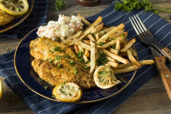 Baharatlı ev yapımı fırında Cajun yayın balığı