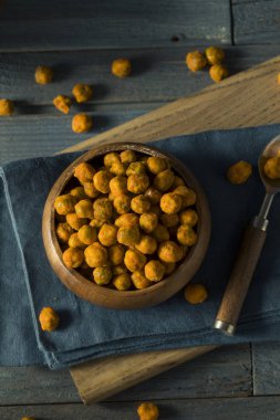 Ev yapımı baharatlı Sriracha bezelye