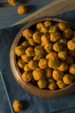 Ev yapımı baharatlı Sriracha bezelye