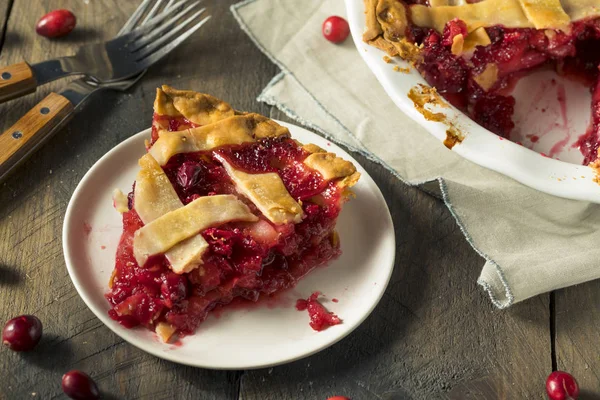 Tarte aux canneberges et poires maison sucrée — Photo