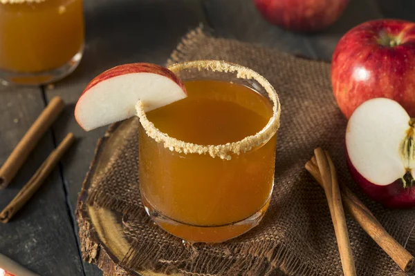 Cocktail de tarte au cidre de pomme rustique fait maison — Photo