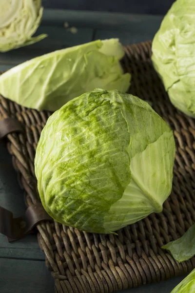 Coles ecológicas verdes crudas —  Fotos de Stock