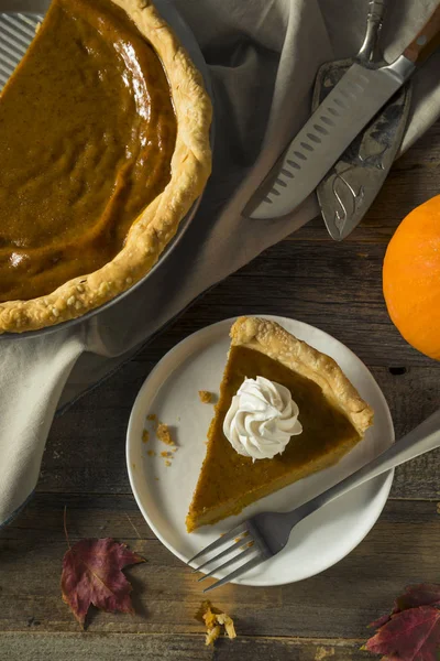 Édes házi narancssárga Hálaadás Pumpkin Pie — Stock Fotó