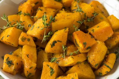 Organik ev yapımı kavrulmuş kabak