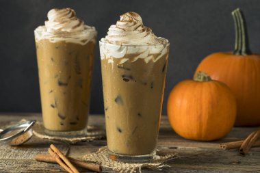 Tatlı buzlu kabak Spice Latte
