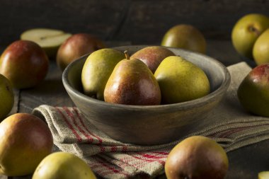 Raw Green Organic Seckel Pears clipart