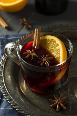Baharatlı ev yapımı Mulled şarap