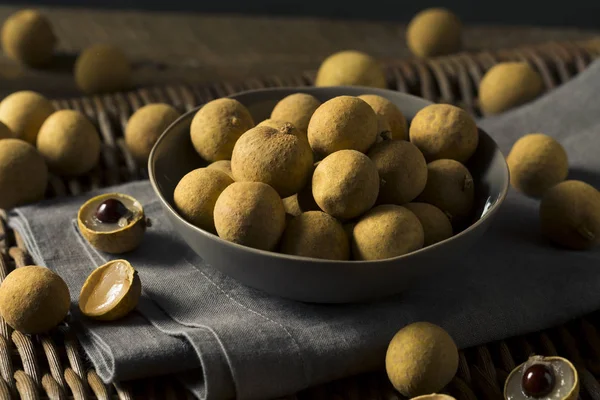 Rauwe biologische bruin Longan Fruit — Stockfoto